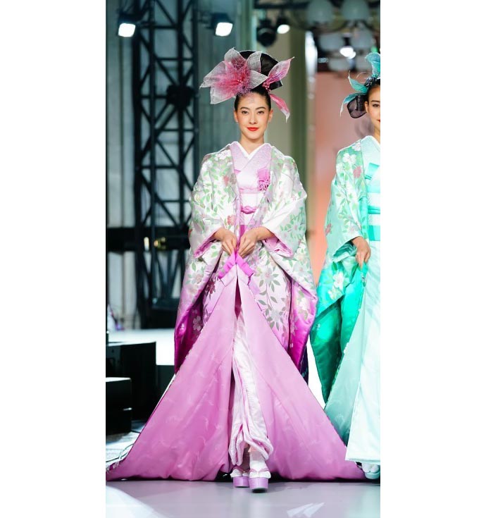 田頭 華 – Yumi Katsura Grand Collection 2019