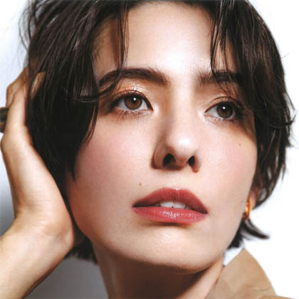 サンドバーグ直美 – ｢GLOW｣ 2022.3月号