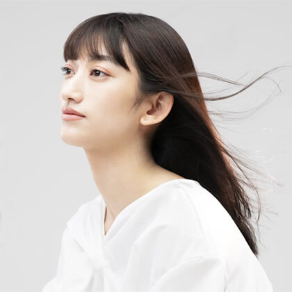八木絵璃奈 – mod’s hair シルクミラーストレート
